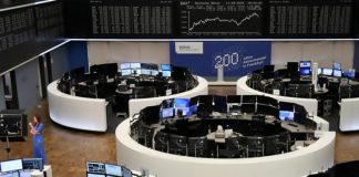 Tech lifts world stocks as economy back in focus