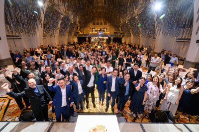 623863-Saint-Gobain-celebrates-i-1