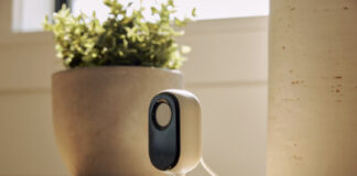 AI-Powered Pet-Friendly Smart Security: Arlo Essential Indoor 2K Security Camera Offers Peace of Mind