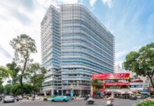 Daikin’s new head office building in Vietnam conceptualized and designed by Nikken Sekkei, has achieved the world’s first three Platinum certifications for environmental and health standards