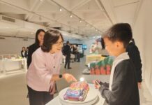 AI technology redefines the beauty of antiques: Yung Yau College held the Robert Chang AI x XR Digital Arts Education Program: AI Digital Antique & Art Design Competition